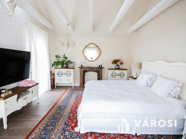 Mediterrán hangulatú ingatlan az Aranyparton