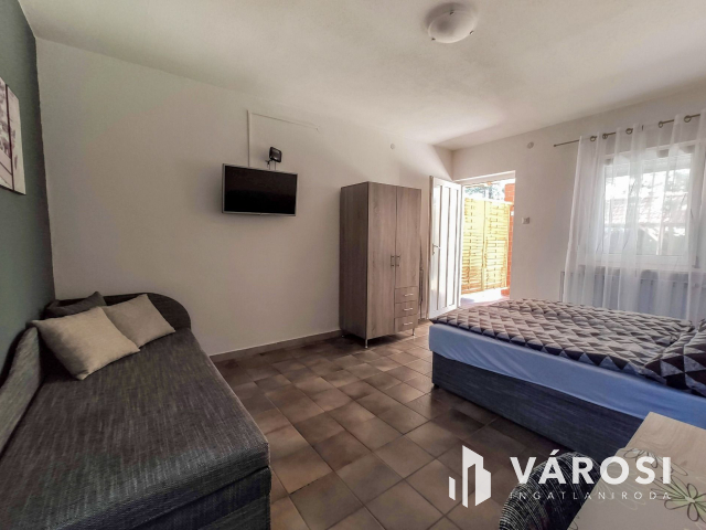 15 apartmanból álló apartmanház eladó Siófokon