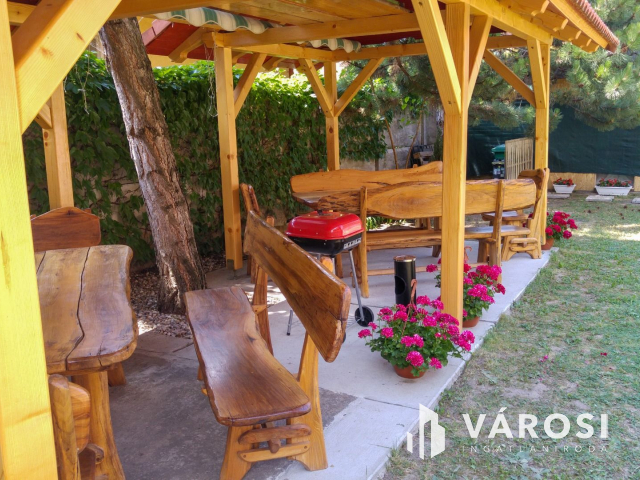 15 apartmanból álló apartmanház Siófokon