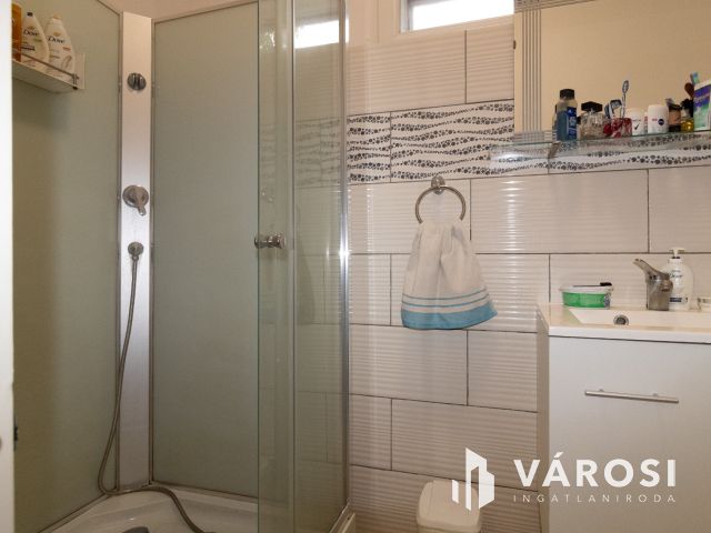 A nyugalom szigete: családi ház a belvárosban