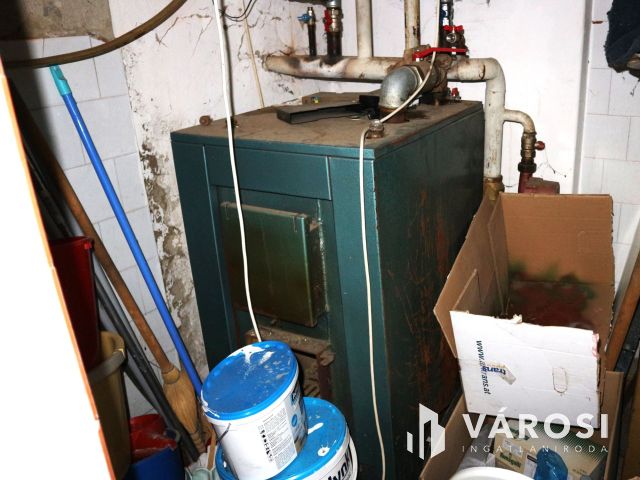 Körmend főterén,befektetőnek, vendéglátó egység kiadó-eladó