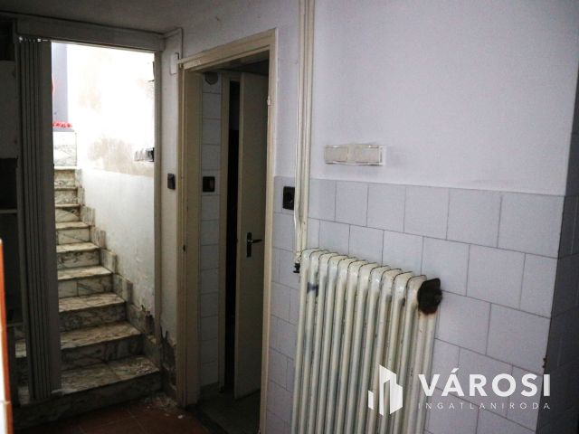 Körmend főterén,befektetőnek, vendéglátó egység kiadó-eladó