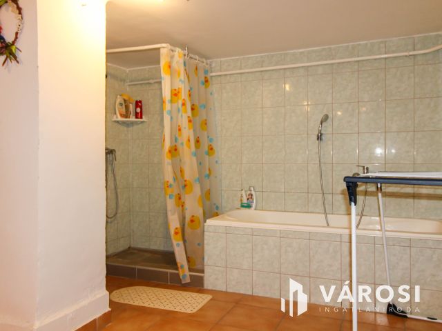 Napellemes ház Dömösön, elérhető áron