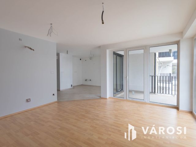 Kulcsrakész lakás Péterhegyen D-F-6