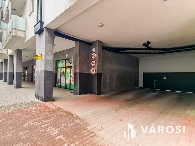 Elektromos autó részére teremgarázs hely eladó