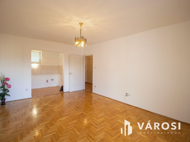 Kiváló lehetőség irodának, lakásnak Győr Baross híd lábánál