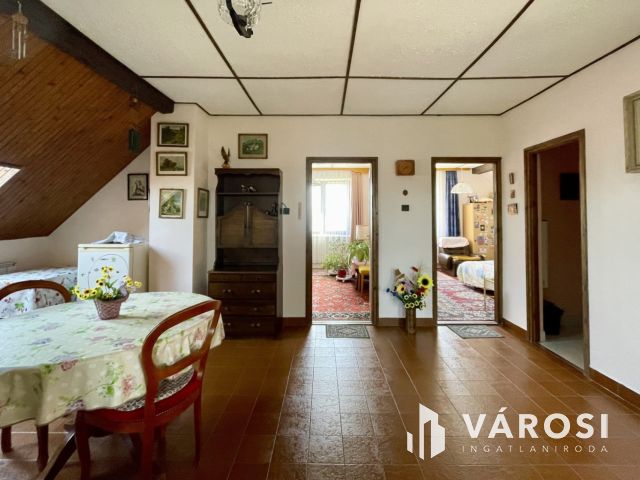 Kétgenerációs családi ház , sok lehetőséggel