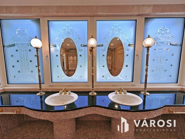 Exkluzív Villa a Rózsadombon