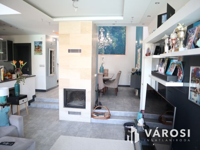 Újszeged csendes utcájában Exkluzív családi ház!