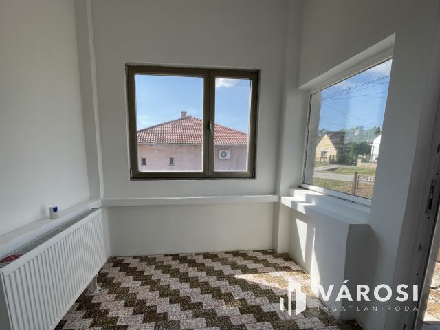 Eladó családi ház Enyingen – nagy telek, sok lehetőség!