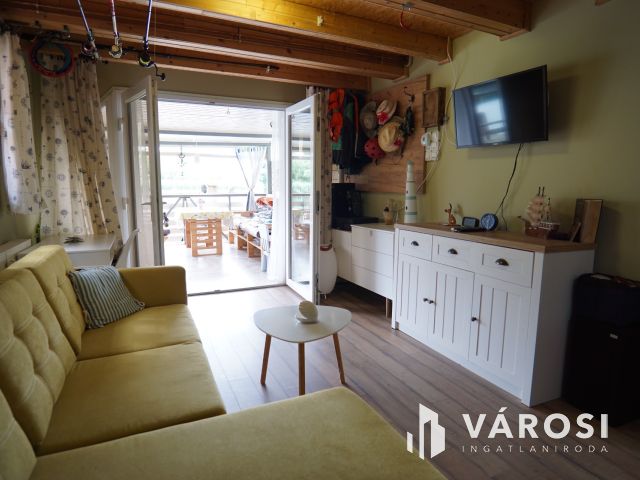 Gyékényesen vízparti hétvégi ház, nyaraló!