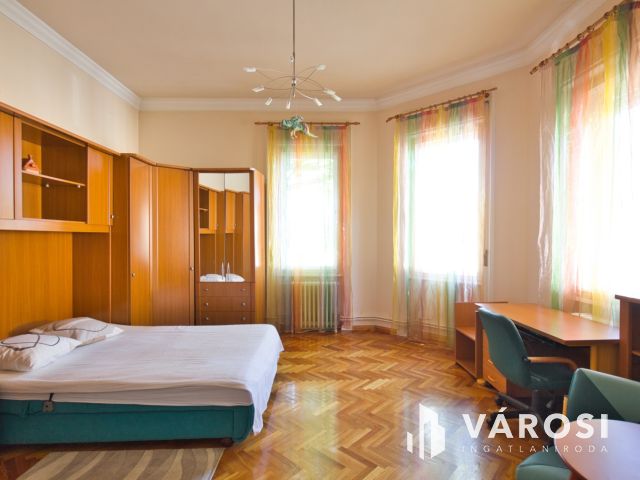 Kivételes hangulatú, belvárosi családi ház eladó