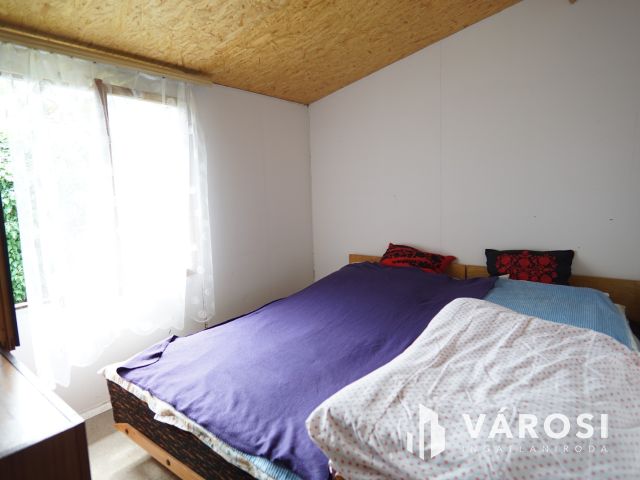 Cserfői hegyen lakható hétvégi ház