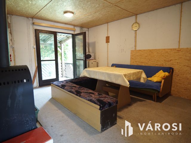 Cserfői hegyen lakható hétvégi ház