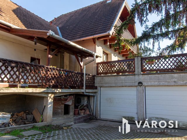 A múlt hangulata, a jelen kényelme Tinnyén