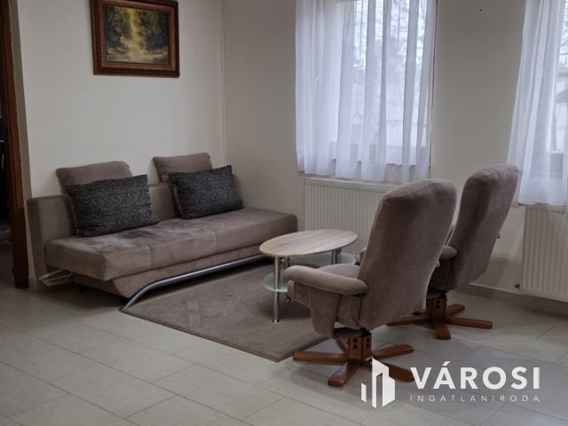 Csendes részen,TIP-TOP ház kerttel Mikepércsen