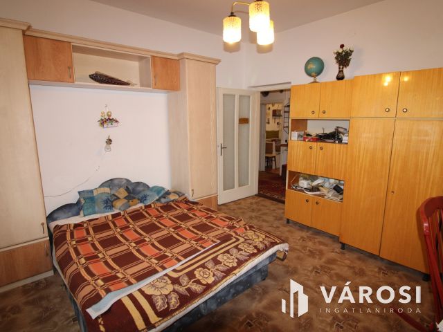 Jó szerkezetű tégla ház Máriafalván.