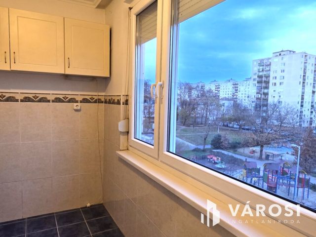 Jó ár!!!!Befektetésnek,családi otthonnak Debrecen Vénkert