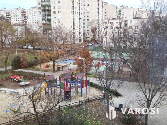 Jó ár!!!!Befektetésnek,családi otthonnak Debrecen Vénkert