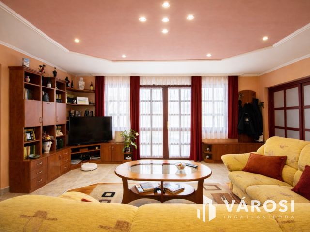 Szép és szuper jó családi ház Gyulaváriban