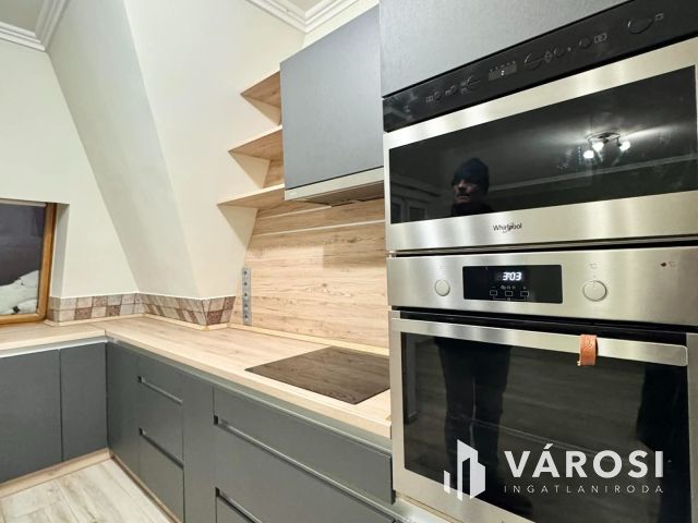 Belvárosi fiatalos szép lakás ELADÓ!