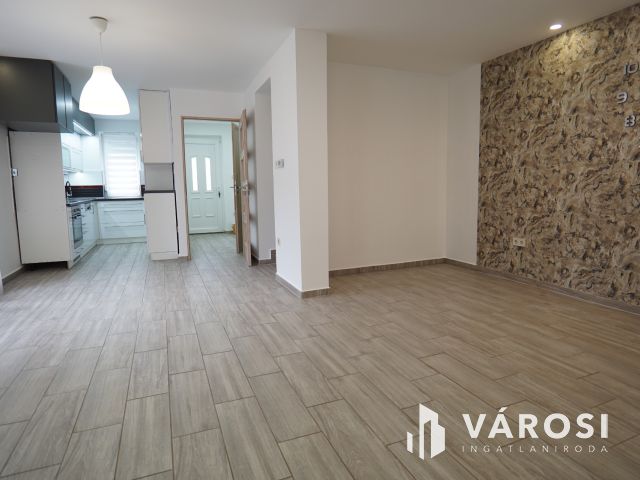 Minőségi, igényesen felújított Sorházi lakás!