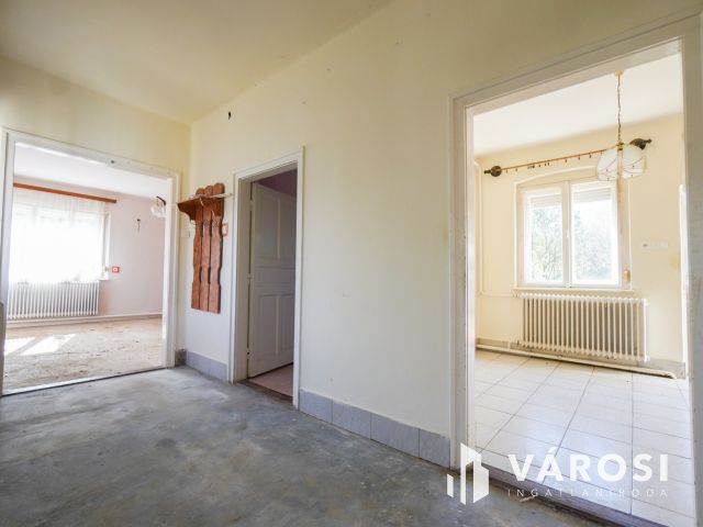 Felújítandó családi ház szenzációs településen!