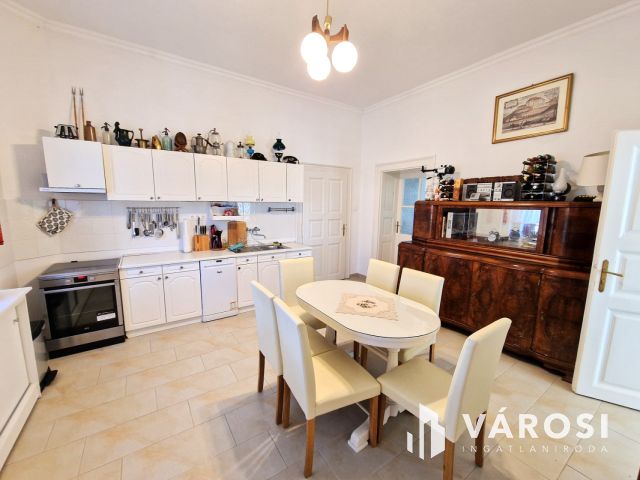 Hangulatos vidéki kúria a Sebes-Körös közelében