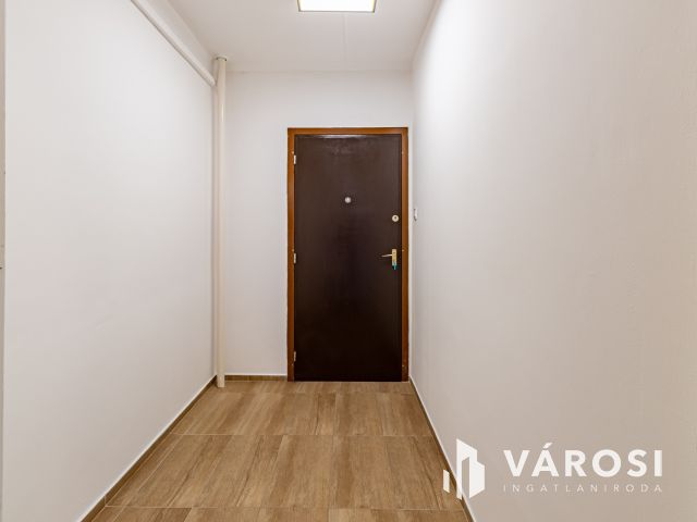 Rákospalotán a Szent Korona útján, panellakás eladó