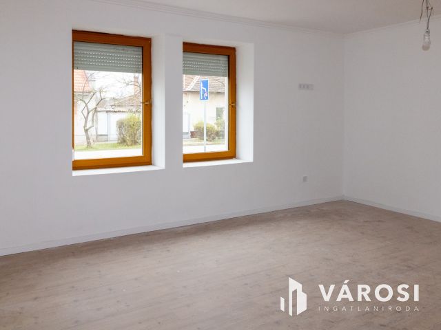 Kényelmes egyszintes! Önálló ház kis kerttel a belvárosban