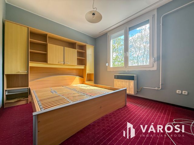 Kemerovón felújított, erkélyes lakás kiadó!