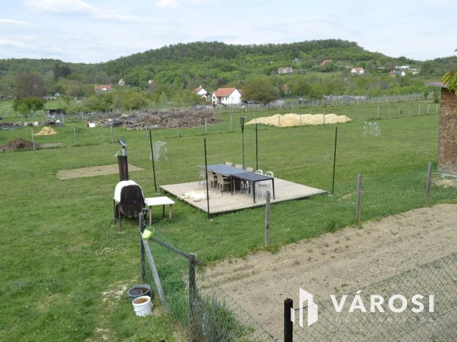 Erdei környezetben Balatonfüredi ház kiadó!