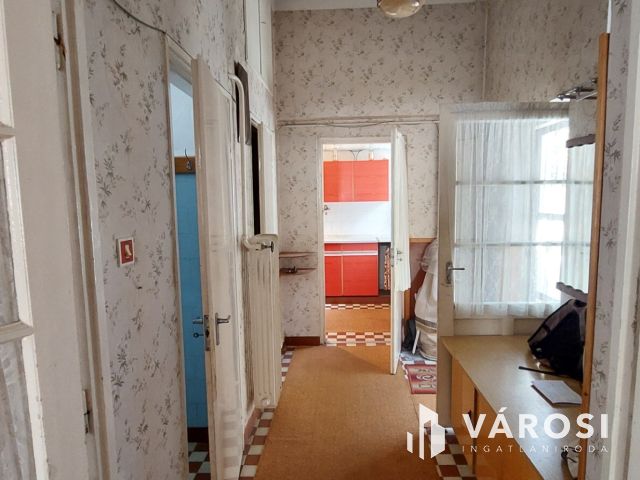Debrecen belvárosi polgári házrész eladó