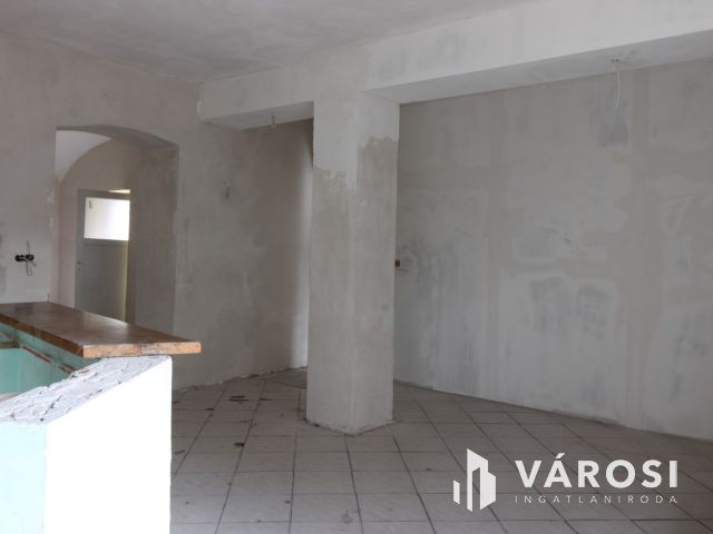 Családi okok miatt sürgősen eladó!
