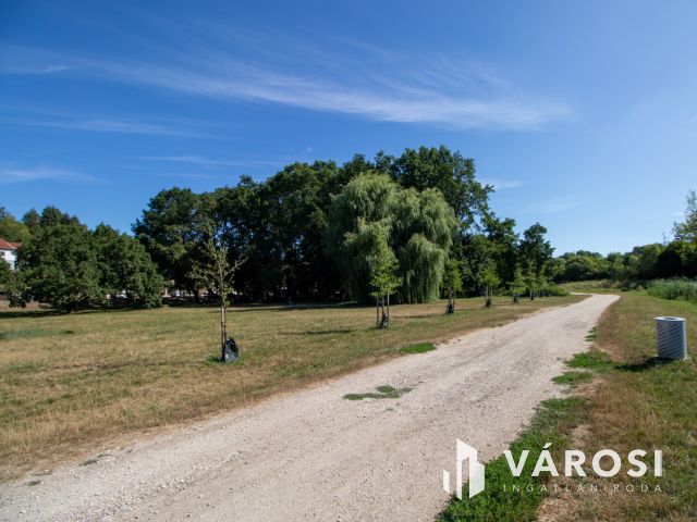 Miskolctapolcánál, patakparton eladó 1500m² telek