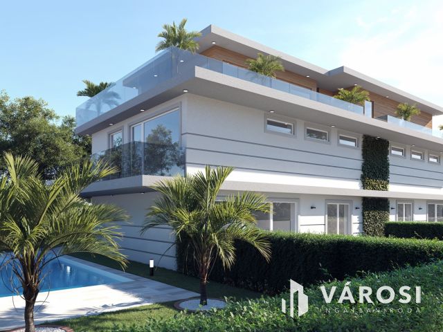 Medencés luxus penthouse lakás Sóstón eladó